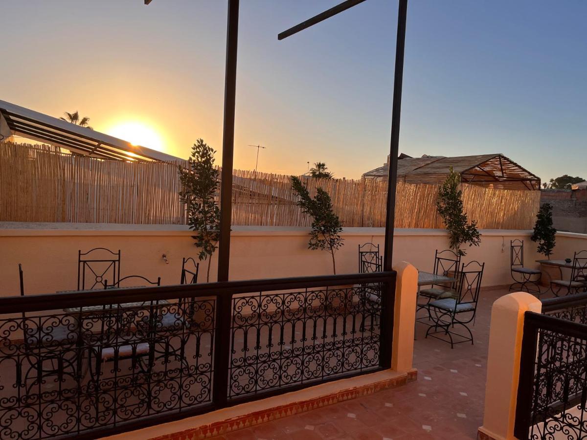 Riad Black Doors Marrakesh Buitenkant foto