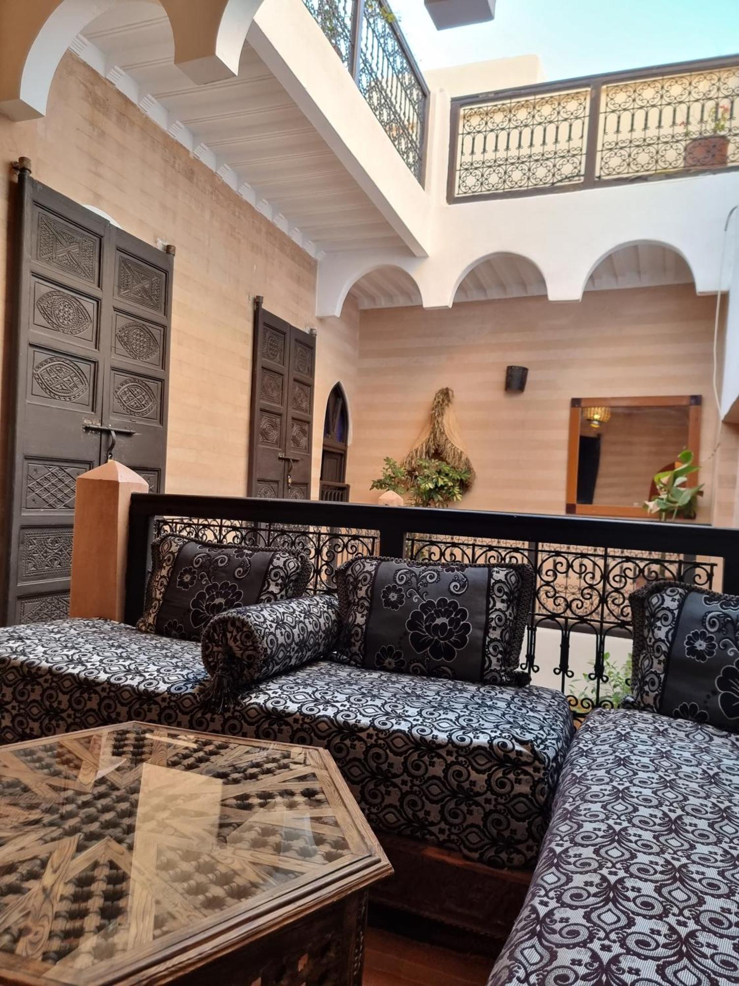 Riad Black Doors Marrakesh Buitenkant foto